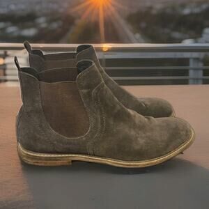 Public Opinion Men’s Chelsea Boot Size 11 Brown Suede